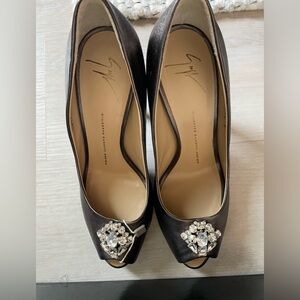 Giuseppe Zanotti platform pump brand new